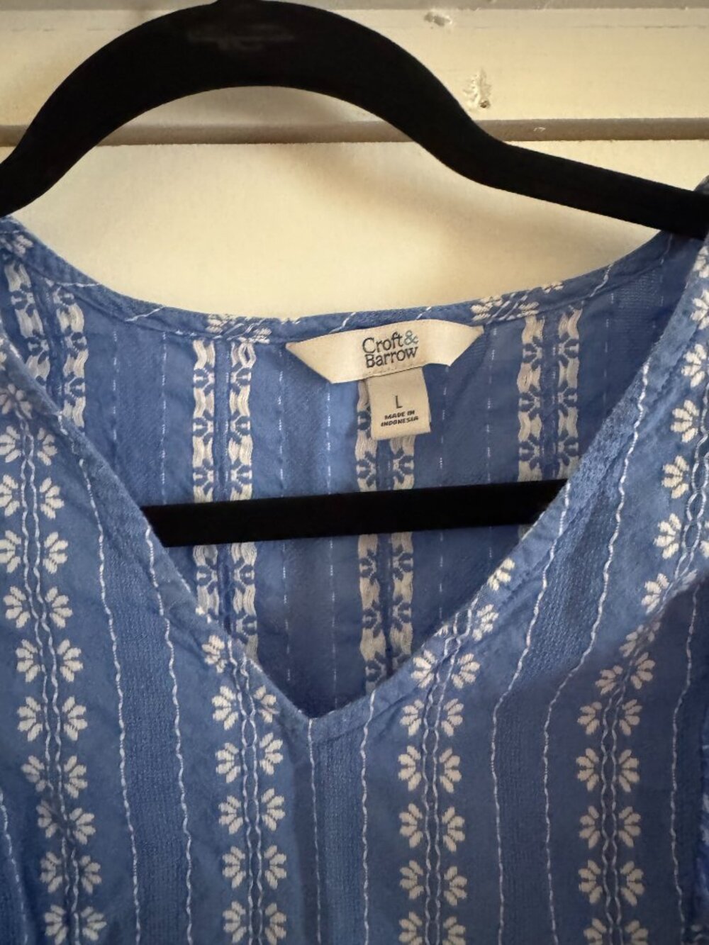 Women's Croft & Barrow Blue Sleeveless Ruffle Top - Size LARGE - Picture 3 of 5